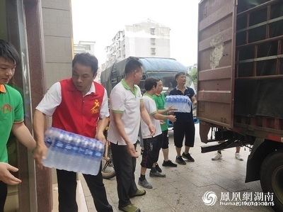 可口可乐净水24小时在湘启动 194400瓶纯净水送达衡东、醴陵灾区